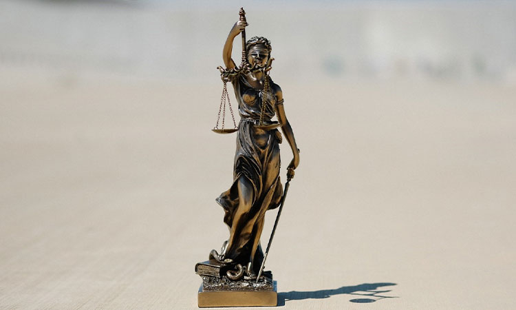 航程律师事务所：什么是敲诈勒索罪和绑架罪，两者区别是什么