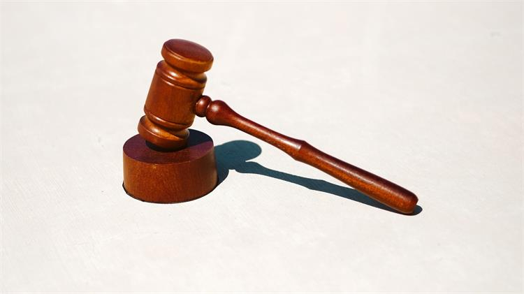 航程律所|网络造谣传谣：转发多少次会被追究刑事责任？